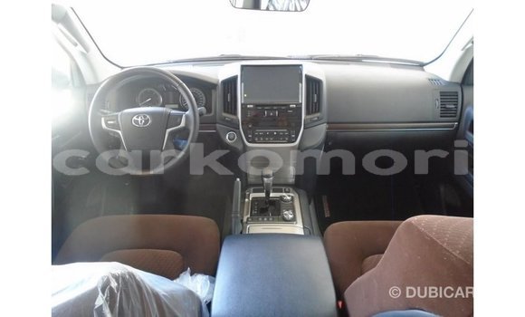 Buy Import Toyota Land Cruiser White Car in Import - Dubai in Great Comore Buy Import Toyota Land Cruiser White Car in Import - Dubai in Great Comore