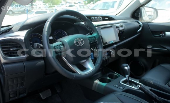 Buy Import Toyota Hilux Black Car in Import - Dubai in Great Comore Buy Import Toyota Hilux Black Car in Import - Dubai in Great Comore