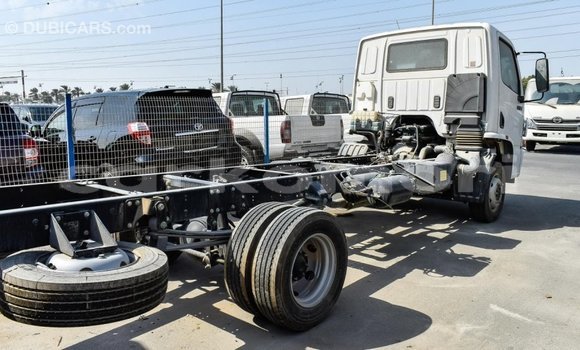 Buy Import Mercedes-Benz 190 White Car in Import - Dubai in Great Comore Buy Import Mercedes-Benz 190 White Car in Import - Dubai in Great Comore