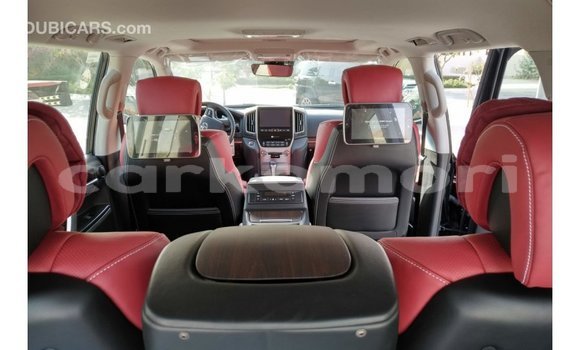 Buy Import Toyota Land Cruiser Black Car in Import - Dubai in Great Comore Buy Import Toyota Land Cruiser Black Car in Import - Dubai in Great Comore