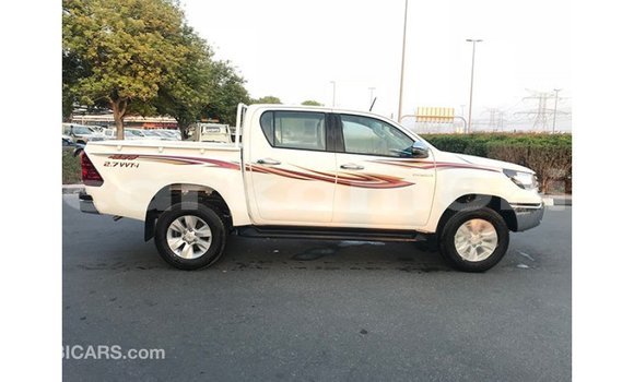 Buy Import Toyota Hilux White Car in Import - Dubai in Great Comore Buy Import Toyota Hilux White Car in Import - Dubai in Great Comore