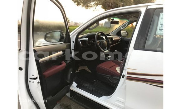 Buy Import Toyota Hilux White Car in Import - Dubai in Great Comore Buy Import Toyota Hilux White Car in Import - Dubai in Great Comore