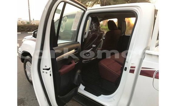 Buy Import Toyota Hilux White Car in Import - Dubai in Great Comore Buy Import Toyota Hilux White Car in Import - Dubai in Great Comore