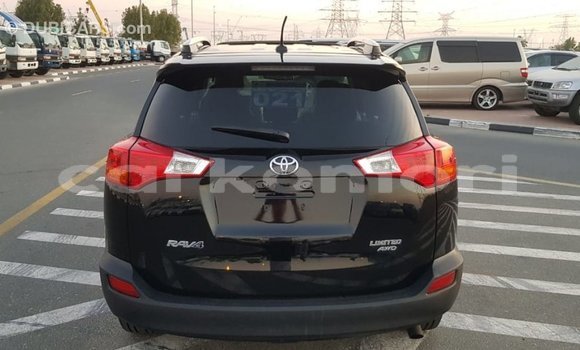 Acheter Import Voiture Toyota 4Runner Noir à Import - Dubai, Grande Comore Acheter Import Voiture Toyota 4Runner Noir à Import - Dubai, Grande Comore