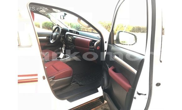 Buy Import Toyota Hilux White Car in Import - Dubai in Great Comore Buy Import Toyota Hilux White Car in Import - Dubai in Great Comore