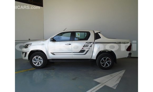 Buy Import Toyota Hilux White Car in Import - Dubai in Great Comore Buy Import Toyota Hilux White Car in Import - Dubai in Great Comore