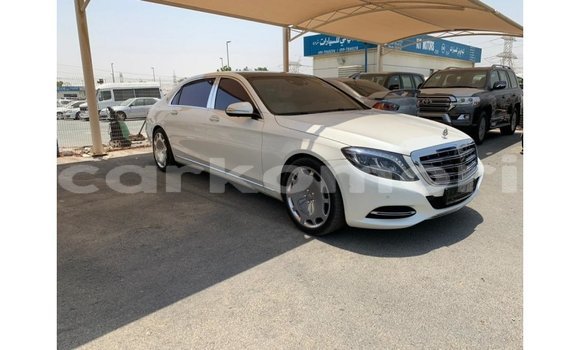 Buy Import Mercedes-Benz 190 White Car in Import - Dubai in Great Comore Buy Import Mercedes-Benz 190 White Car in Import - Dubai in Great Comore