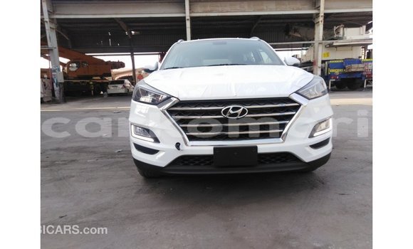 Buy Import Hyundai Tucson White Car in Import - Dubai in Great Comore Buy Import Hyundai Tucson White Car in Import - Dubai in Great Comore