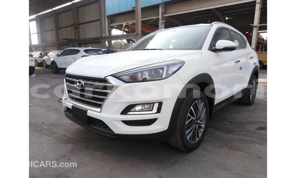 Buy Import Hyundai Tucson White Car in Import - Dubai in Great Comore Buy Import Hyundai Tucson White Car in Import - Dubai in Great Comore