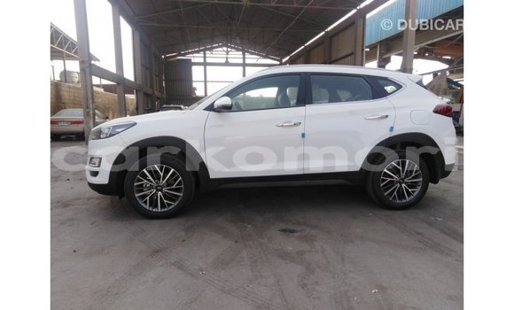 Buy Import Hyundai Tucson White Car in Import - Dubai in Great Comore Buy Import Hyundai Tucson White Car in Import - Dubai in Great Comore