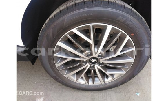 Buy Import Hyundai Tucson White Car in Import - Dubai in Great Comore Buy Import Hyundai Tucson White Car in Import - Dubai in Great Comore