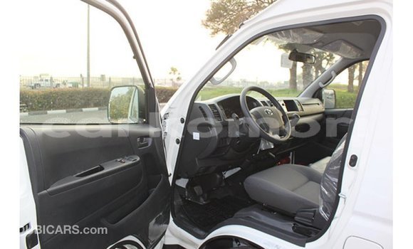 Buy Import Toyota Hiace White Car in Import - Dubai in Great Comore Buy Import Toyota Hiace White Car in Import - Dubai in Great Comore
