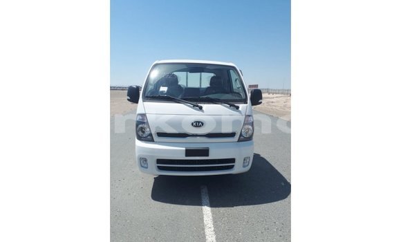 Buy Import Kia Carens White Car in Import - Dubai in Great Comore Buy Import Kia Carens White Car in Import - Dubai in Great Comore