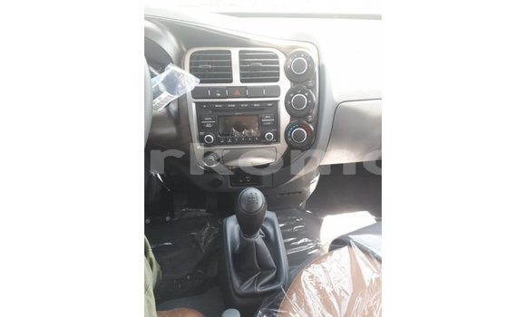 Buy Import Kia Carens White Car in Import - Dubai in Great Comore Buy Import Kia Carens White Car in Import - Dubai in Great Comore