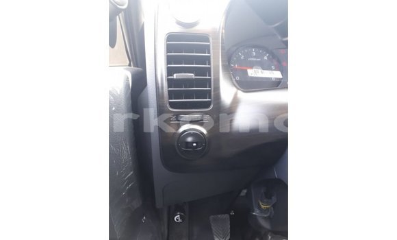 Buy Import Kia Carens White Car in Import - Dubai in Great Comore Buy Import Kia Carens White Car in Import - Dubai in Great Comore