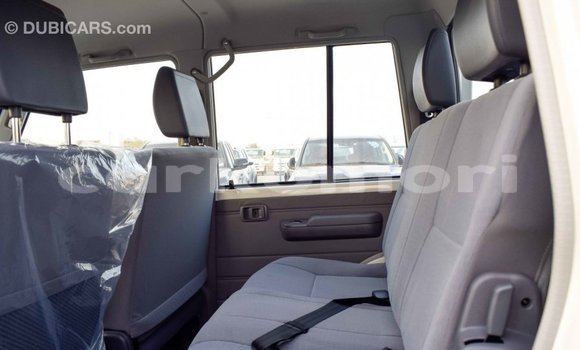 Buy Import Toyota Land Cruiser White Car in Import - Dubai in Great Comore Buy Import Toyota Land Cruiser White Car in Import - Dubai in Great Comore