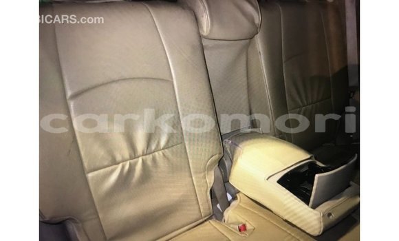 Acheter Import Voiture Toyota Prado Blanc à Import - Dubai, Grande Comore Acheter Import Voiture Toyota Prado Blanc à Import - Dubai, Grande Comore