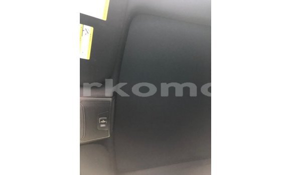 Acheter Import Voiture Ford Club Wagon Blanc à Import - Dubai, Grande Comore Acheter Import Voiture Ford Club Wagon Blanc à Import - Dubai, Grande Comore