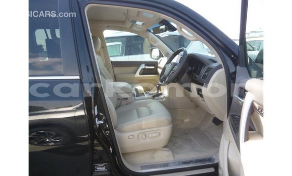Buy Import Toyota Land Cruiser Black Car in Import - Dubai in Great Comore Buy Import Toyota Land Cruiser Black Car in Import - Dubai in Great Comore
