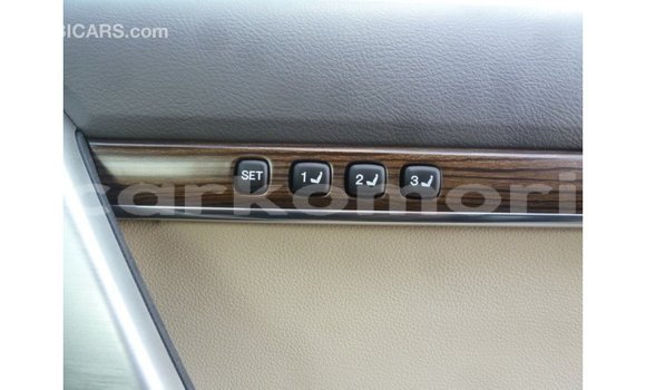 Buy Import Toyota Land Cruiser Black Car in Import - Dubai in Great Comore Buy Import Toyota Land Cruiser Black Car in Import - Dubai in Great Comore