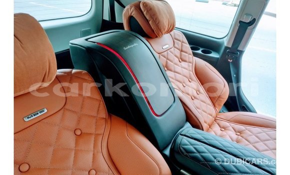 Buy Import Toyota Land Cruiser Black Car in Import - Dubai in Great Comore Buy Import Toyota Land Cruiser Black Car in Import - Dubai in Great Comore