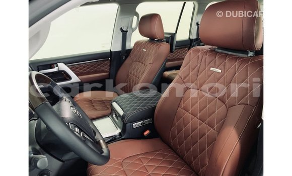 Buy Import Toyota Land Cruiser Black Car in Import - Dubai in Great Comore Buy Import Toyota Land Cruiser Black Car in Import - Dubai in Great Comore