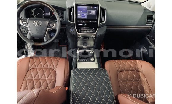 Buy Import Toyota Land Cruiser Black Car in Import - Dubai in Great Comore Buy Import Toyota Land Cruiser Black Car in Import - Dubai in Great Comore