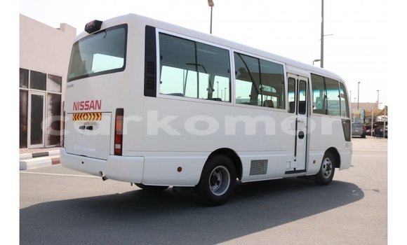 Buy Import Nissan 350Z White Car in Import - Dubai in Great Comore Buy Import Nissan 350Z White Car in Import - Dubai in Great Comore