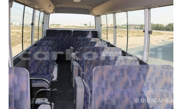 Buy Import Nissan 350Z White Car in Import - Dubai in Great Comore Buy Import Nissan 350Z White Car in Import - Dubai in Great Comore