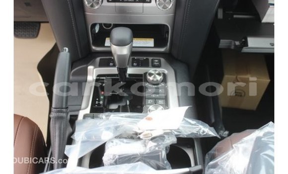 Buy Import Toyota Land Cruiser White Car in Import - Dubai in Great Comore Buy Import Toyota Land Cruiser White Car in Import - Dubai in Great Comore