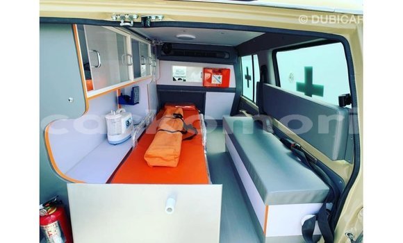 Buy Import Toyota Land Cruiser Beige Car in Import - Dubai in Great Comore Buy Import Toyota Land Cruiser Beige Car in Import - Dubai in Great Comore