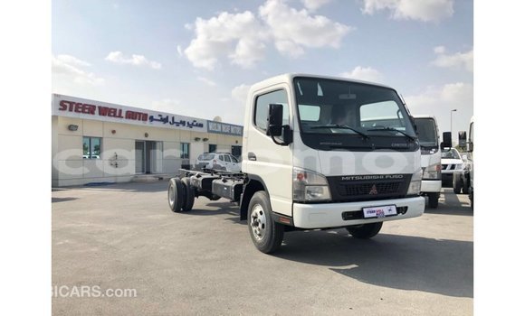 Buy Import Mitsubishi Carisma White Car in Import - Dubai in Great Comore Buy Import Mitsubishi Carisma White Car in Import - Dubai in Great Comore